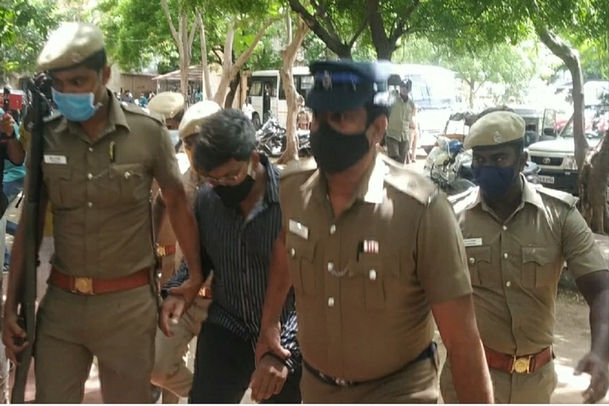 பப்ஜி மதன், மனைவிக்கு எதிராக குற்றப் பத்திரிக்கை தாக்கல்