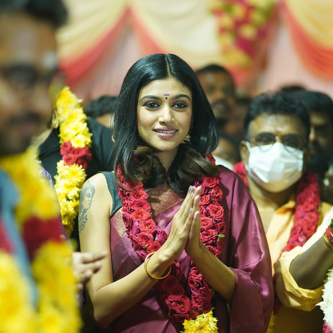  ப்ரெண்ட்ஸ் படத்தில் வடிவேலு நடித்த கான்ட்ராக்டர் நேசமணி கதாபாத்திரத்தின் பாதிப்பில் இந்தப் பெயரை வைத்துள்ளனர்.