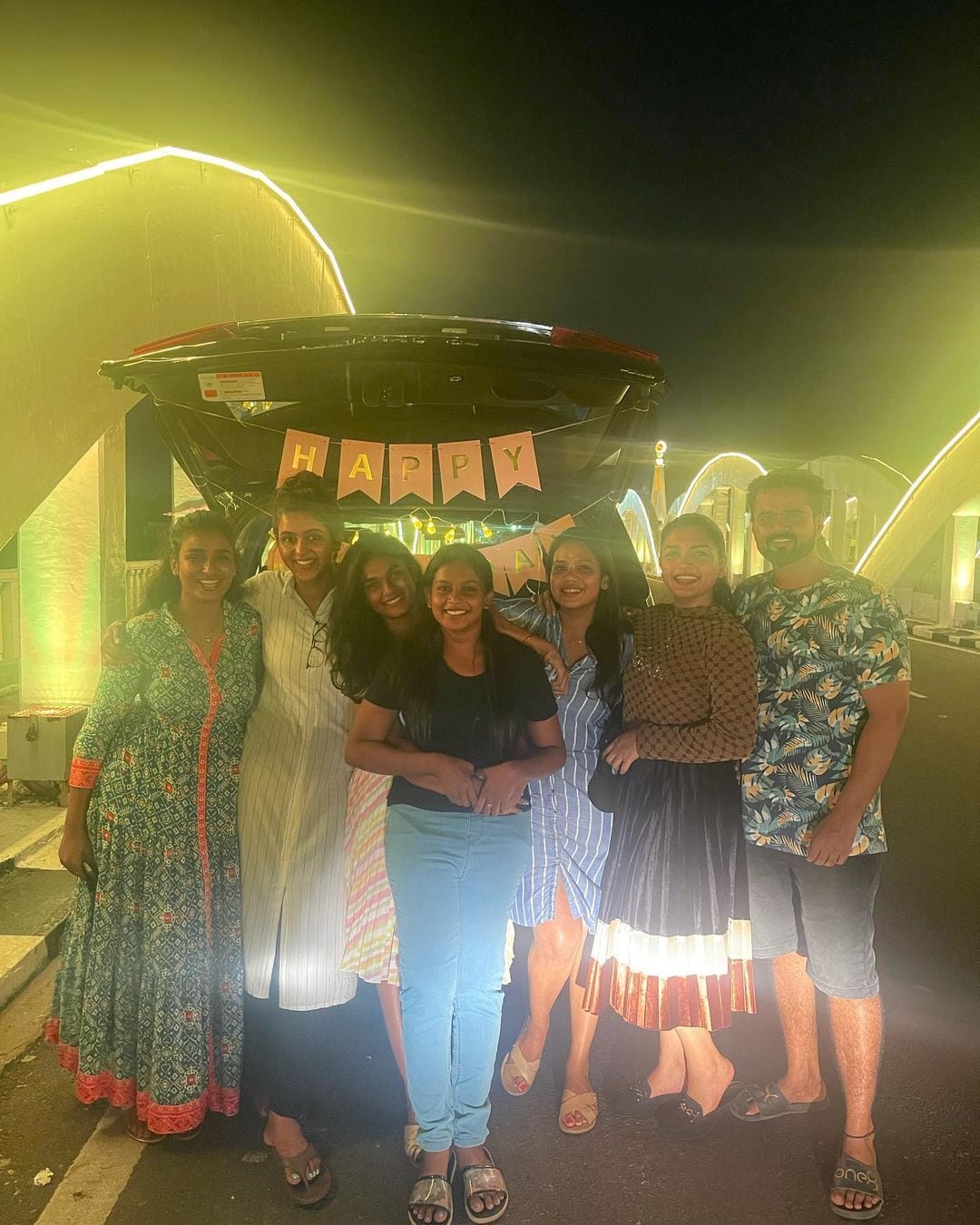 Chaitra Reddy, Reshma Muralidharan and Shabana birthday surprise to actress Nakshathra, nakshathra zee tamil, nakshatra, yaradi nee mohini nakshatra instagram, yaradi nee mohini nakshatra birthday, yaaradi nee mohini nakshatra age, yaaradi nee mohini nakshatra, yaaradi nee mohini nakshatra wiki, yaaradi nee mohini nakshatra instagram id, சைத்ரா ரெட்டி, ரேஷ்மா முரளிதரன், ஷபானா, யாரடி நீ மோகினி, யாரடி நீ மோகினி நக்ஷத்ரா, யாரடி நீ மோகினி நக்ஷத்ரா இன்ஸ்டாகிராம்