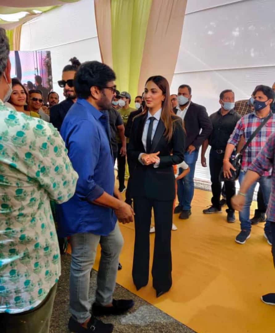 அன்னபூர்ணா ஸ்டுடியோவில் இதனை ஷங்கர் நடத்தினார்.