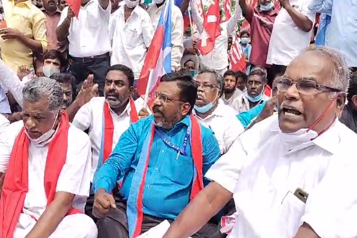 சாலை மறியல் போராட்டம் 