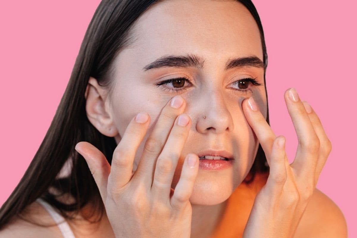 கருவளையம் ஏன் வருகிறது தெரியுமா..? சரி செய்யும் வீட்டுக் குறிப்புகள்...