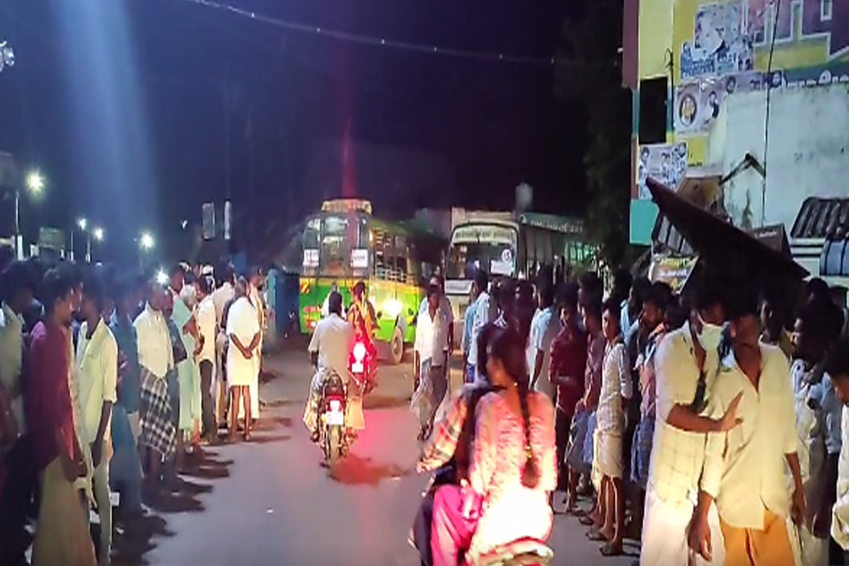 பொதுமக்கள் போராட்டம்