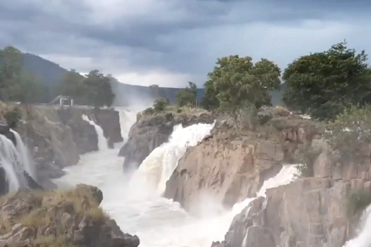 கனமழையால், காவிரி ஆற்றில் நீர்வரத்து அதிகரிப்பு