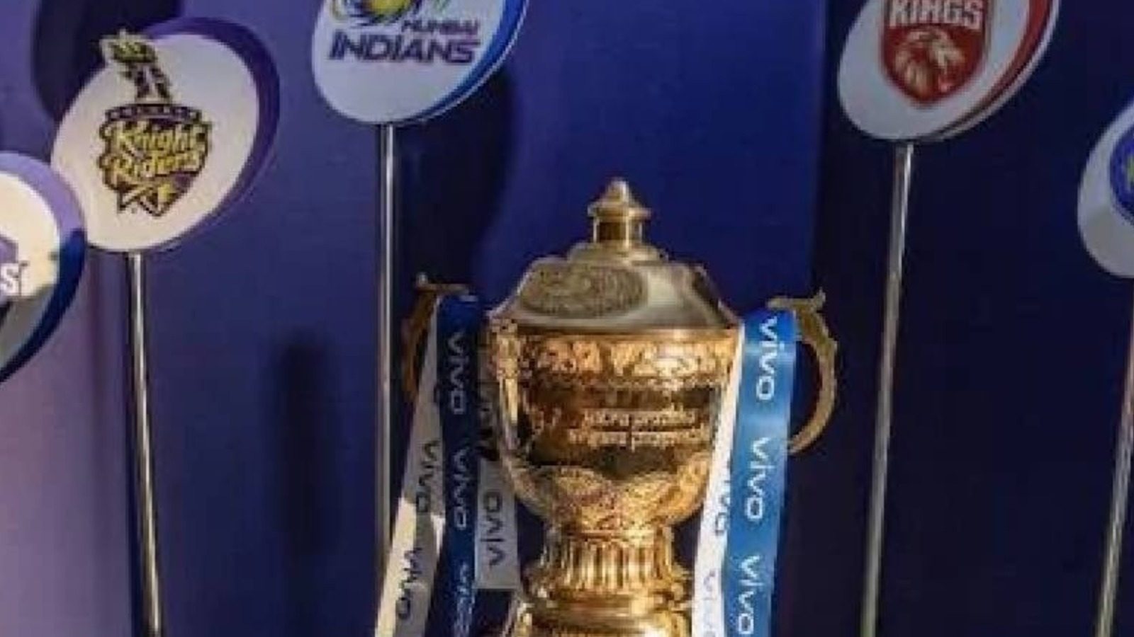 கொரோனா அச்சுறுத்தல் காரணமாக ஐ.பி.எல். கிரிக்கெட் தொடரை நடத்த 4 இடங்கள் தேர்வு...