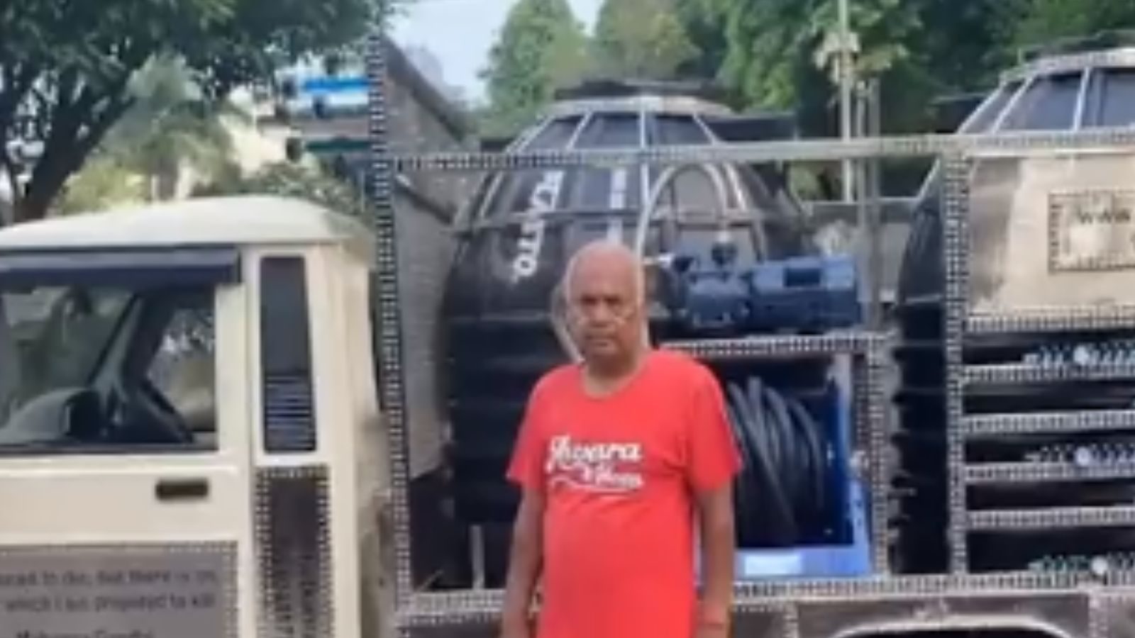 மார்வெல்லையே மிஞ்சும் ‘சூப்பர் ஹீரோ’ இவர் தான் - ஆனந்த் மஹிந்திரா ட்வீட்!