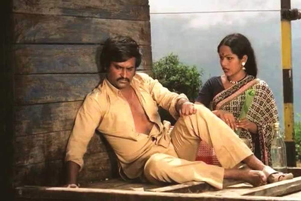 Rajinikanth first ever award for Director Mahendran Mullum Malarum, rajinikanth, rajini, rajini style, rajini mass style, mullum malarum tamil movie, ரஜினிகாந்த், ரஜினி ஸ்டைல், mullum malarum story in tamil, mullum malarum full movie download tamilrockers, mullum malarum full movie download isaimini, mullum malarum full movie youtube, mullum malarum songs download masstamilan, mullum malarum full movie download tamilyogi, mullum malarum actress name, mullum malarum rajinikanth, rajinikanth mahendran, mullum malarum director, rajinikanth dada saheb phalke award, முள்ளும் மலரும் பாடல்கள் பதிவிறக்கம், முள்ளும் மலரும் முழு திரைப்படம் பதிவிறக்கம் தமிழ்யோகி, முள்ளும் மலரும் நடிகை பெயர், முள்ளும் மலரும் ரஜினிகாந்த், ரஜினிகாந்த் மகேந்திரன், முள்ளும் மலரும் இயக்குனர், ரஜினிகாந்த் தாதா சாஹேப் பால்கே விருது,