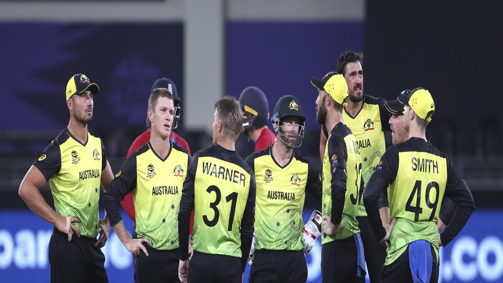 டாப் ஆர்டர் காலி, பவுலிங்கும் ஒன்றுமில்லை: ஆஸ்திரேலியாவை அக்குவேறு ஆணிவேறாகப் பிரித்த இங்கிலாந்து