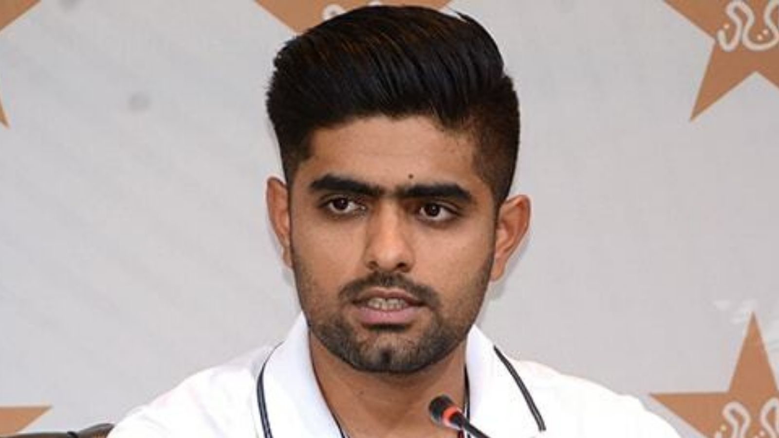 ind vs pak: டி20 உலகக்கோப்பை : இந்தியாவுக்கு எதிராக வலிமையான அணியை இறக்கிய பாகிஸ்தான்!