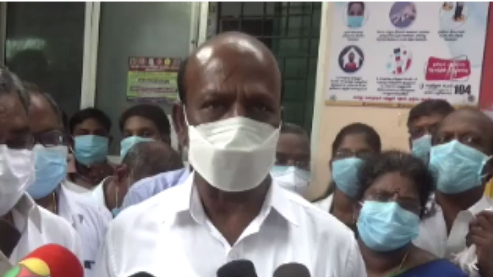 இன்றைய கொரோனா தடுப்பூசி முகாமில் பூஸ்டர் டோஸ் செலுத்திக்கொள்ளலாம்: அமைச்சர் தகவல்