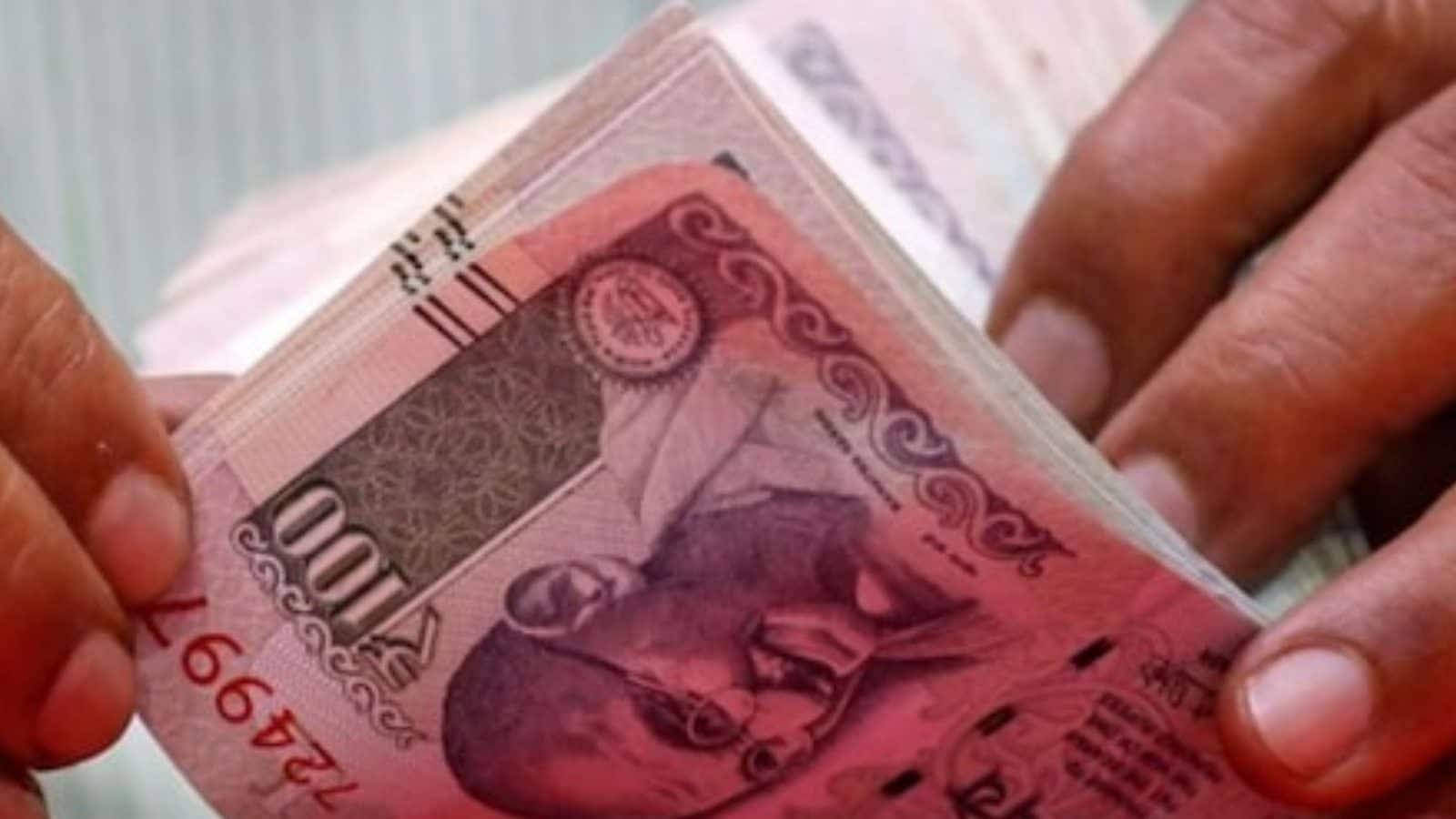 தமிழகம் முழுவதும் பணமழை ஆறாக ஓடுகிறது... ஜனநாயக கேலிக்கூத்து - டிடிவி தினகரன் குற்றச்சாட்டு