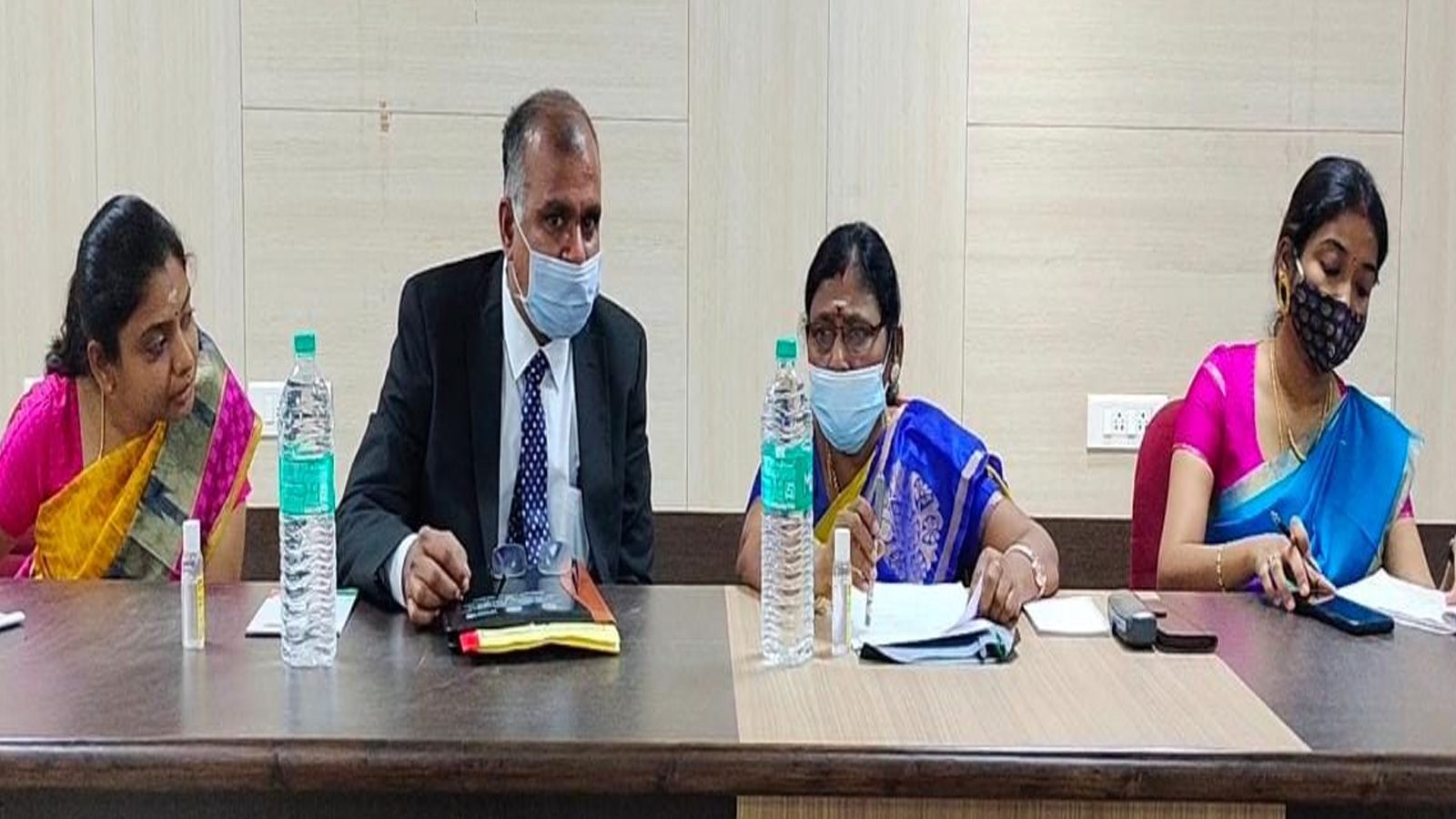 கோவை மாணவி தற்கொலை வழக்கு.. பெற்றோரிடம் விசாரணை