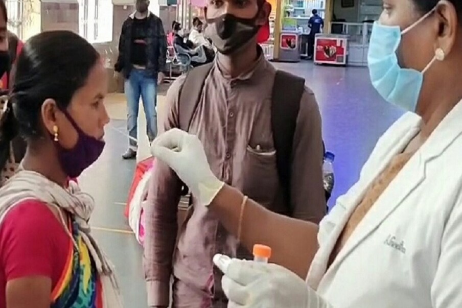  நாட்டில் மொத்த பாதிப்பு எண்ணிக்கை 4 கோடியே 3 லட்சத்து 71 ஆயிரத்து 500 ஆக பதிவாகியுள்ளது. கடந்த 24 மணி நேரத்தில் கொரோனாவுக்கு சிகிச்சை பெற்றுவந்த 573 பேர் சிகிச்சை பலனின்றி உயிரிழந்துள்ளனர்.