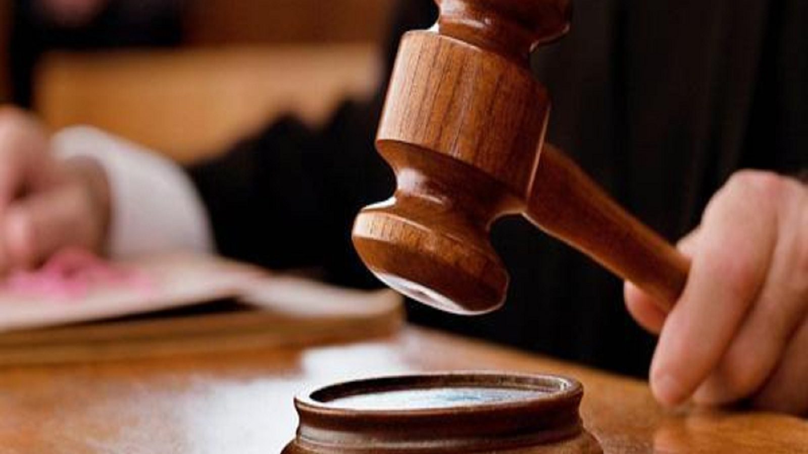 நகர்புற உள்ளாட்சி தேர்தல்: விதிகளை மீறி போஸ்டர்கள் ஒட்ட எவருக்கும் அனுமதியளிக்க கூடாது - உயர் நீதிமன்றம்!