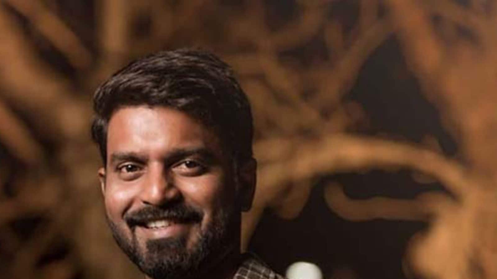 Vijay TV Ma Ka Pa Anand's salary details, makapa anand, ma ka pa anand, makapa anand real name, makapa anand car, makapa anand net worth, makapa anand salary, makapa anand daughter, makapa anand age, makapa anand wife name, ma ka pa anand contact number, மாகாபா ஆனந்த், விஜய் டிவி மாகாபா, விஜய் டிவி மாகாபா ஆனந்த் சம்பளம், விஜய் டிவி சூப்பர் சிங்கர்