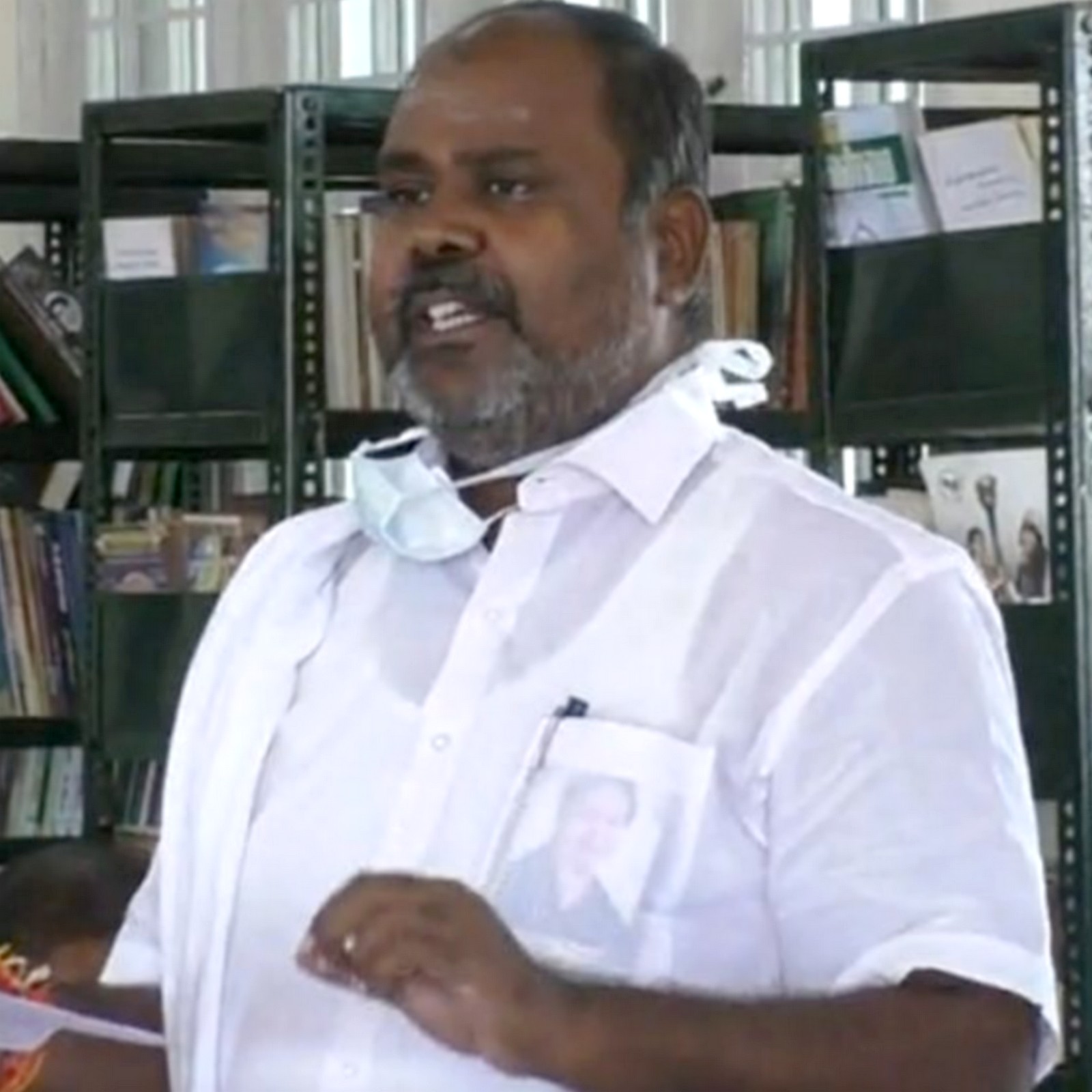 கோட் சூட் போட்ட அண்ணாச்சி முதலீடு என்னாச்சி - ஆர்.பி.உதயகுமார்