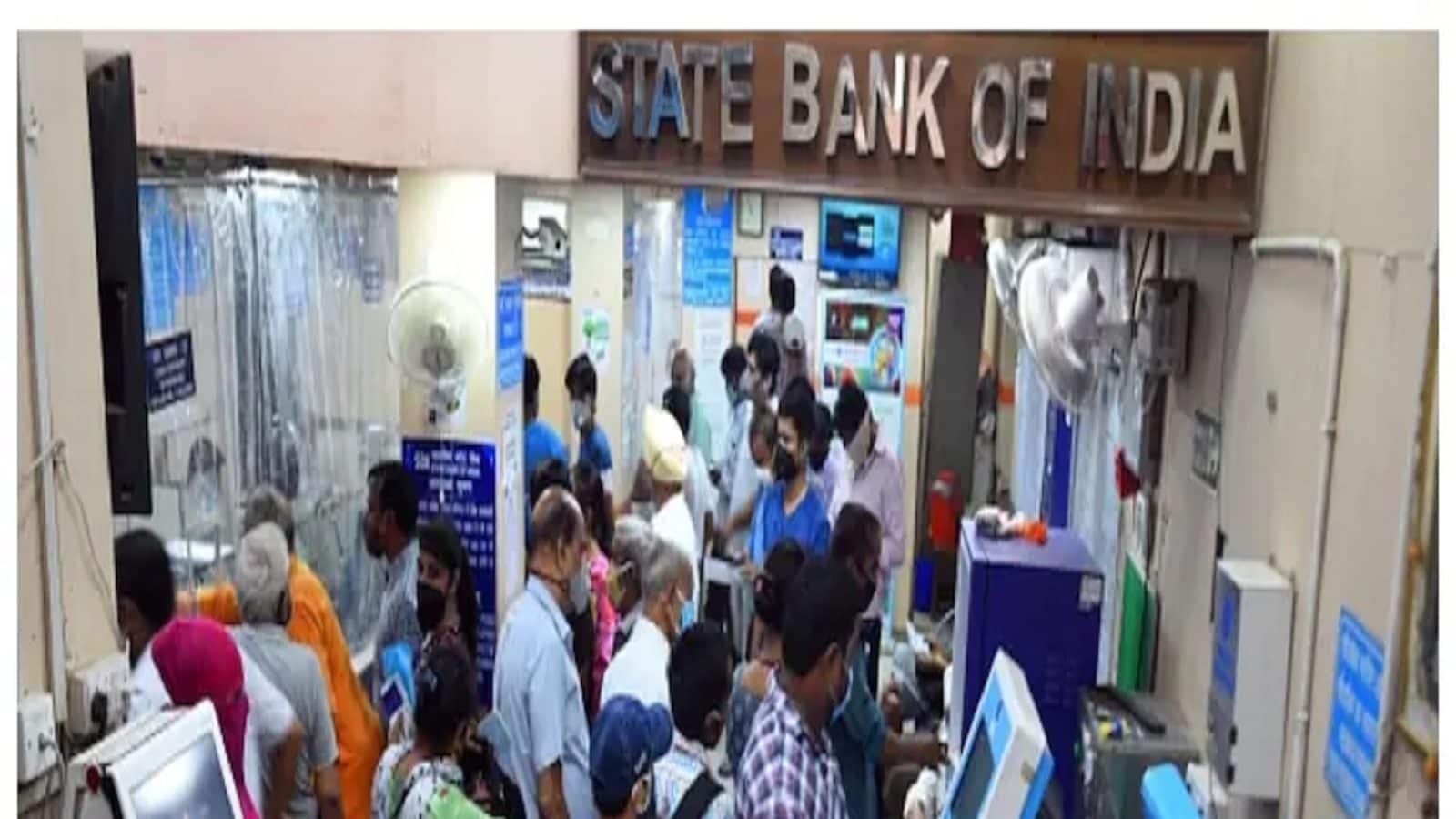 ஷார்ட்ஸ் அணிந்து சென்றதால் வங்கியில் நுழைய வாடிக்கையாளருக்கு அனுமதி மறுப்பு - SBI கூறும் விளக்கம்