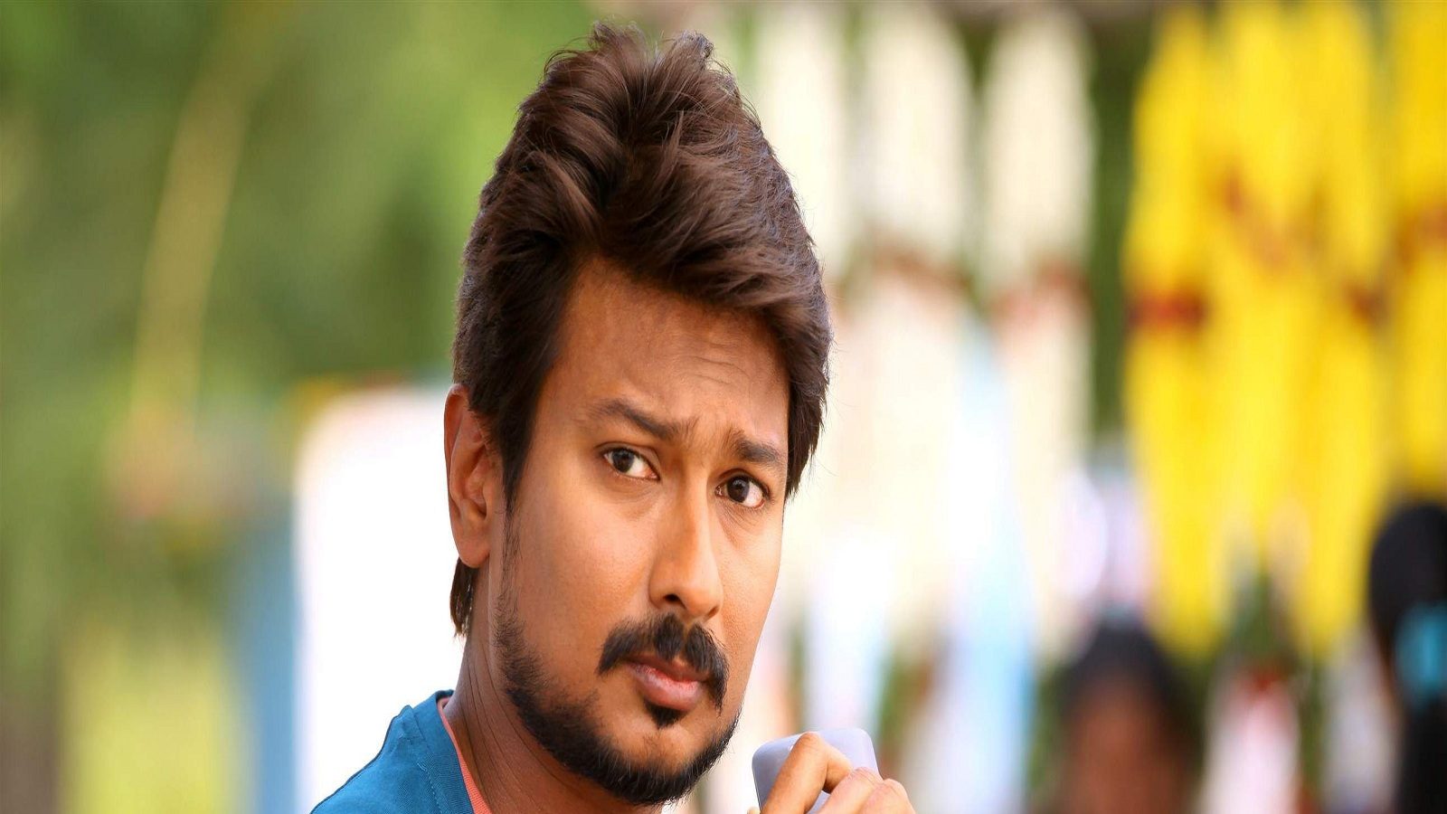 பிரபாஸ் படத்தின் வெளியீட்டால் சிக்கலில் உதயநிதி ஸ்டாலின்...!