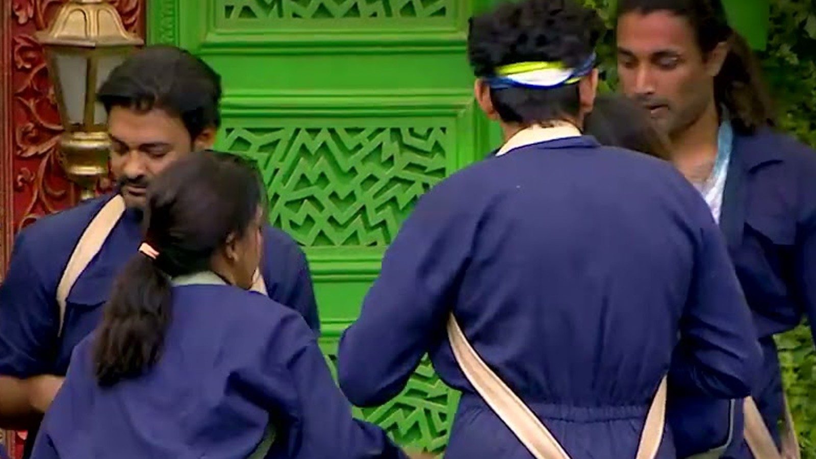 BB5 tamil : பிக் பாஸ் கொடுத்த டாஸ்க்...  இரு அணிகளாக பிரிந்த ஹவுஸ்மேட்ஸ்!