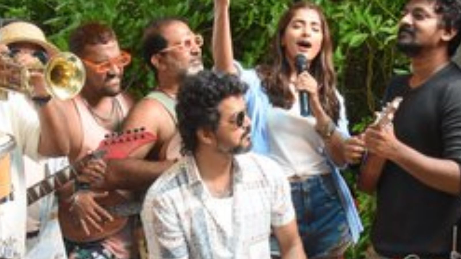 Beast Update: விஜய் ரசிகர்களே ரெடியா? இன்று மாலை பீஸ்ட் அப்டேட்!