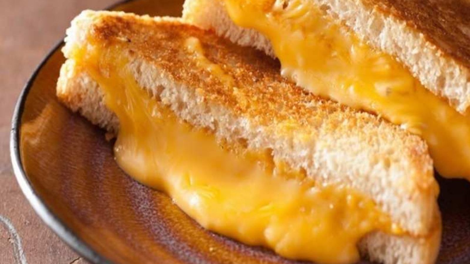 சீஸ் சாப்பிடுவதால் உடலுக்கு இத்தனை நன்மைகளா..? ஆச்சரியமூட்டும் தகவல்கள்..!