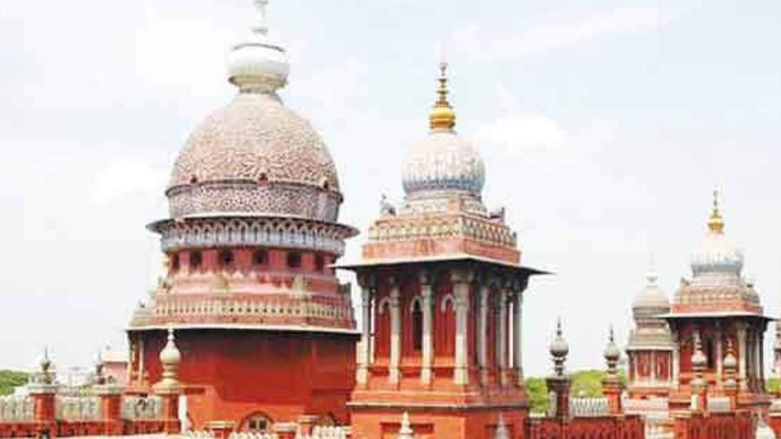 சதுரங்க வேட்டை 2 கதை திருட்டு வழக்கு - ஒரு வாரத்தில் பதிலளிக்க சென்னை உயர் நீதிமன்றம் உத்தரவு