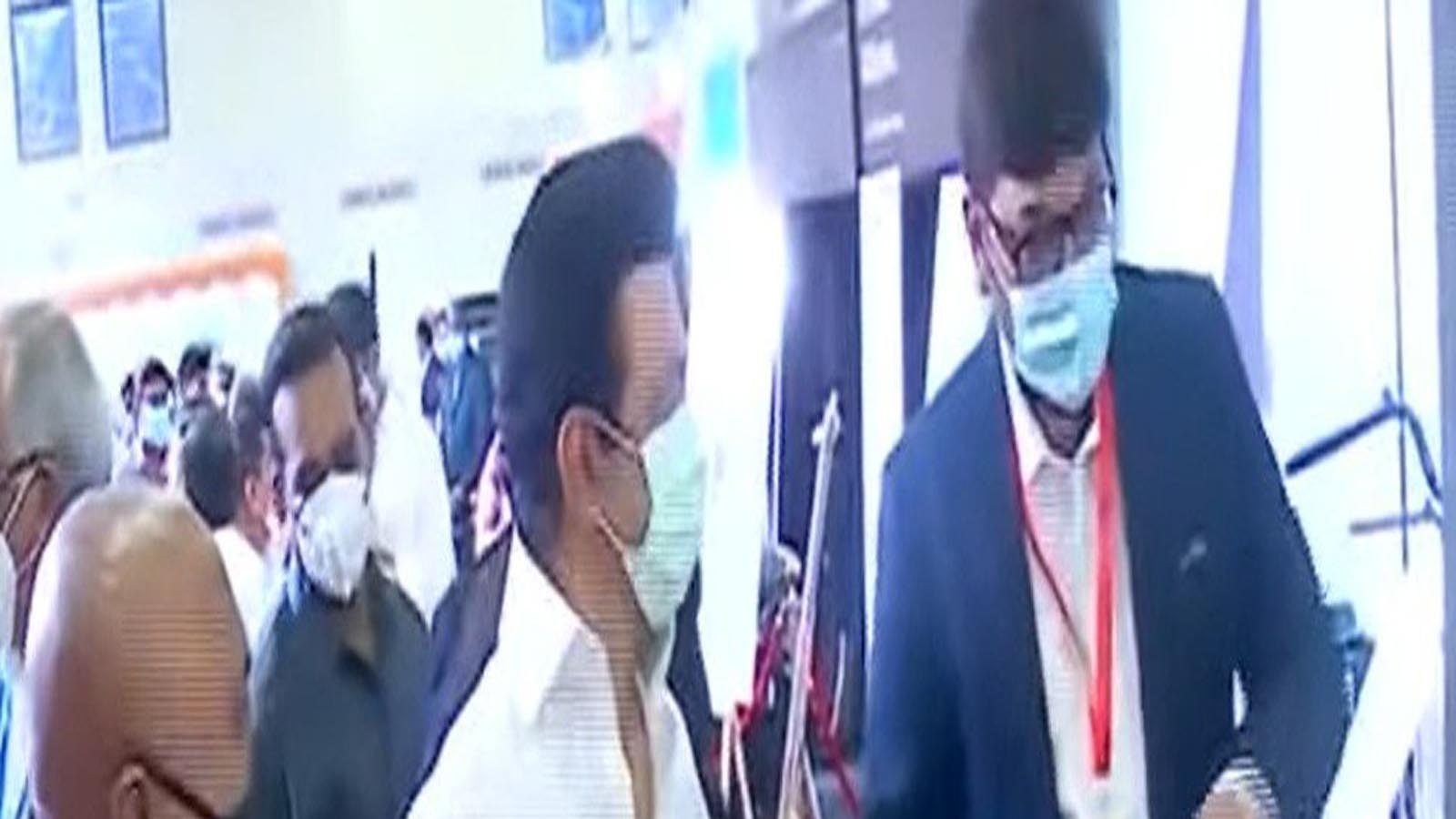 முதலீட்டாளர்கள் மாநாடு : ஸ்டாலின் முன்னிலையில் ரூ.34,732 கோடி மதீப்பீட்டில் ஒப்பந்தங்கள் கையெழுத்து