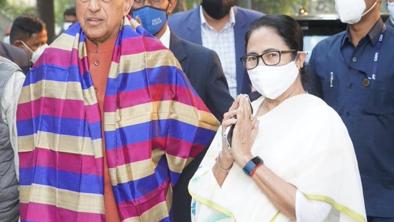 பாஜகவிலிருந்து விலகும் சுப்பிரமணியன் சுவாமி? மம்தாவை புகழ்ந்து ட்வீட்