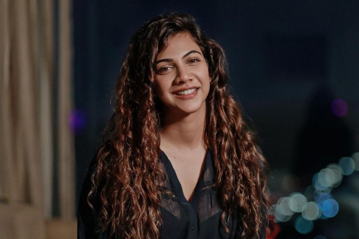ஜீன்ஸ், சர்ட்டில் கலக்கும் நடிகை மடோனா செபாஸ்டியன்