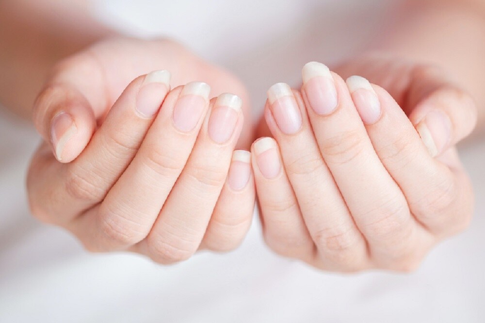 nail hand 1