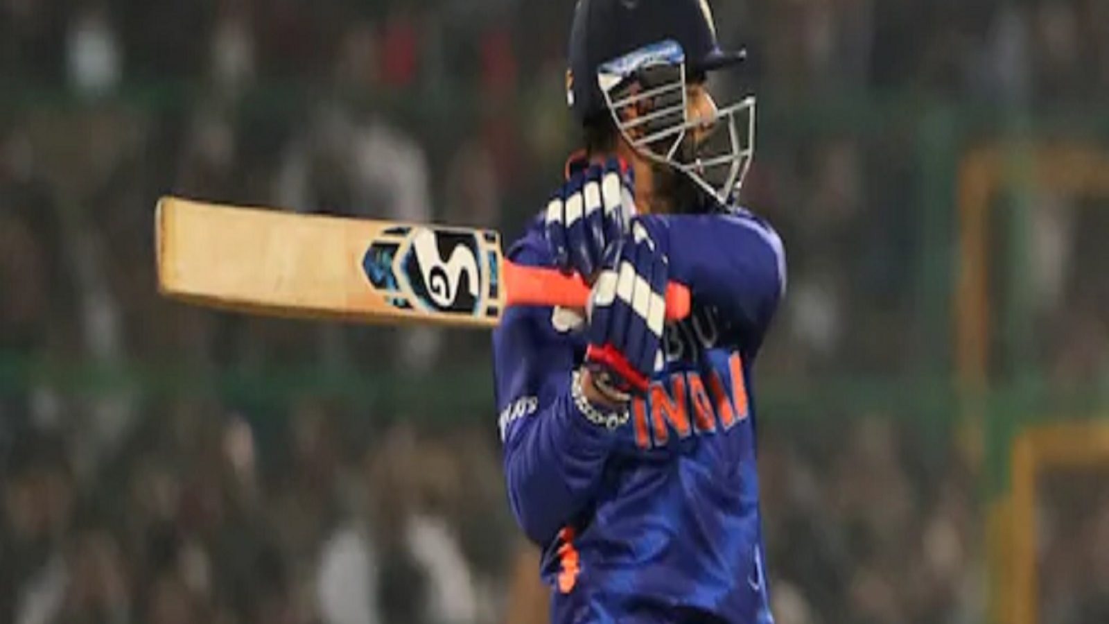 ரிஷப் பண்ட் குழம்பிப் போயிருக்காரு, ஒரு வேளை டி20-யிலிருந்து ட்ராப் பண்ணிடுவாங்களோ?