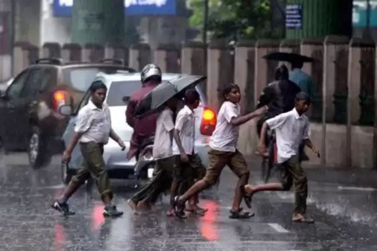 எந்தெந்த மாவட்டங்களில் இன்று பள்ளி, கல்லூரிகளுக்கு விடுமுறை? முழுவிவரம