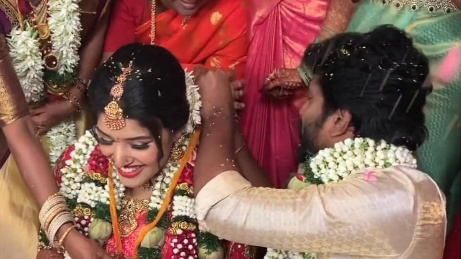 Sidhu,Shreya Marriage : சித்து - ஸ்ரேயா திருமண புகைப்படங்கள் வைரல்..