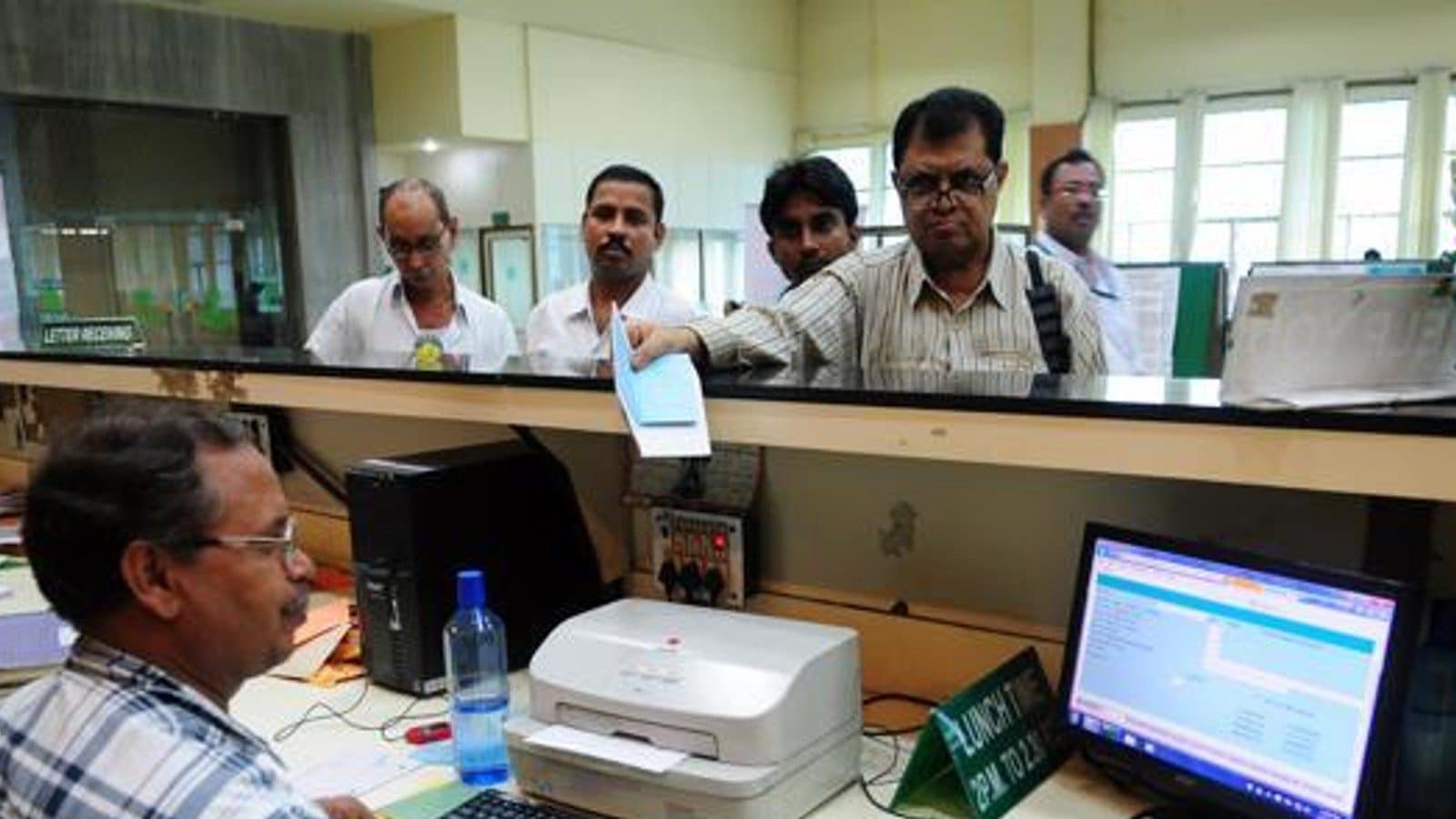 பேங்க் போறதுக்கு முன்னாடி இந்த விஷயத்தை தெரிஞ்சிட்டு போங்க...  காசோலை முறையில் புதிய மாற்றம்!