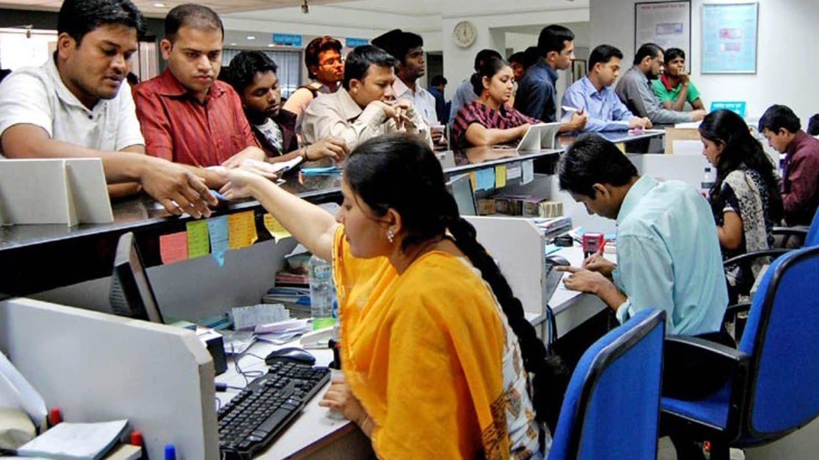 FIXED DEPOSIT : வட்டியை உயர்த்திய பிரபல வங்கி.. டெபாசிட் செய்ய இதுதான் சரியான நேரம்!