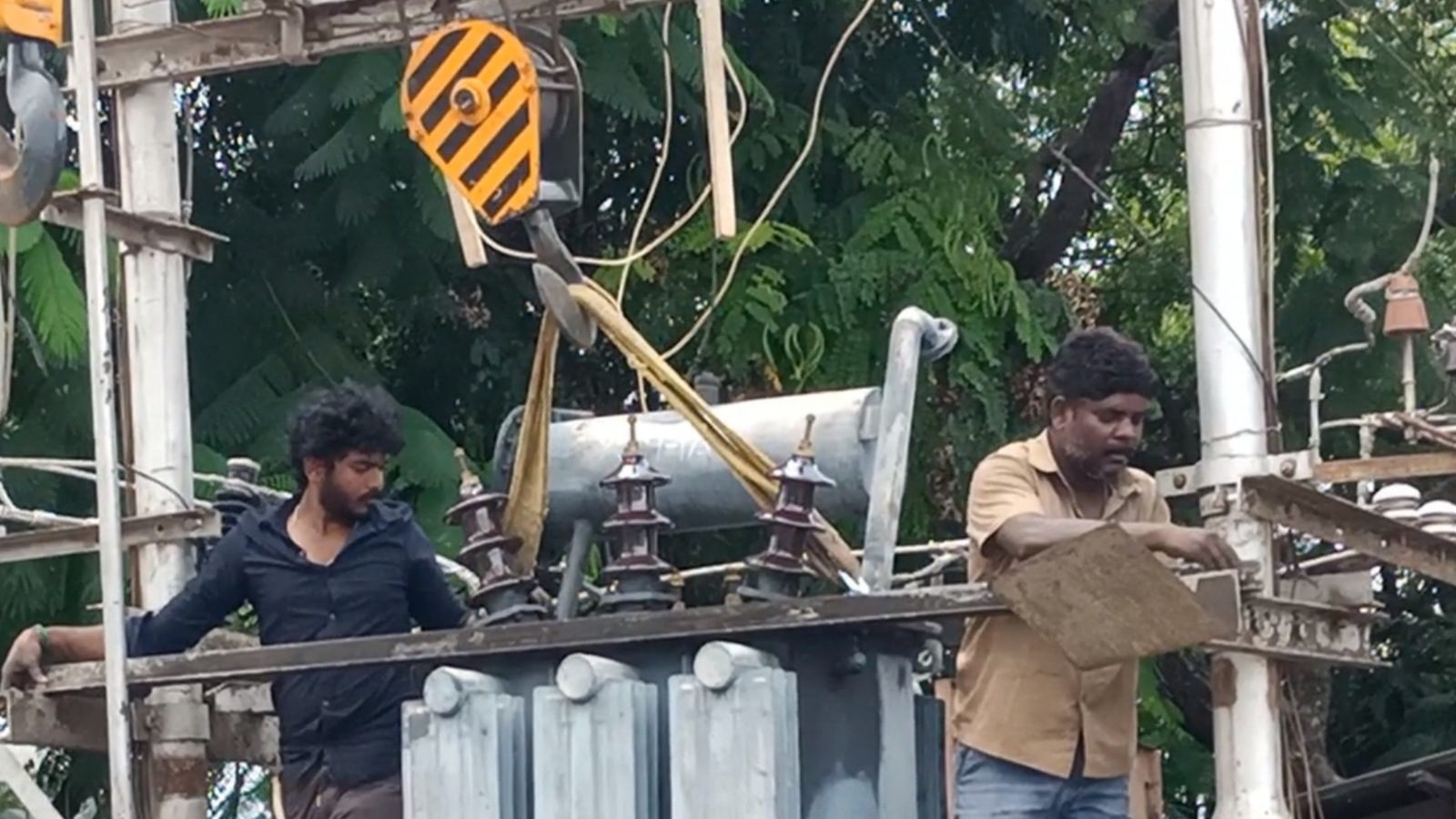 தேனியில் நாளை(16/12/21) மின்தடை எந்தெந்த பகுதிகள் தெரியுமா?