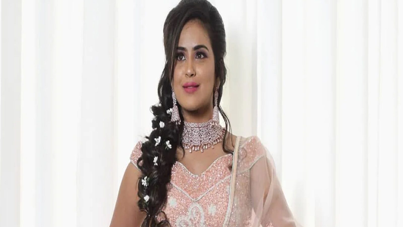 பாரதி கண்ணம்மா அஞ்சலியா இவங்க?! ரசிக்க வைக்கும் பீச் போட்டோஷூட்!