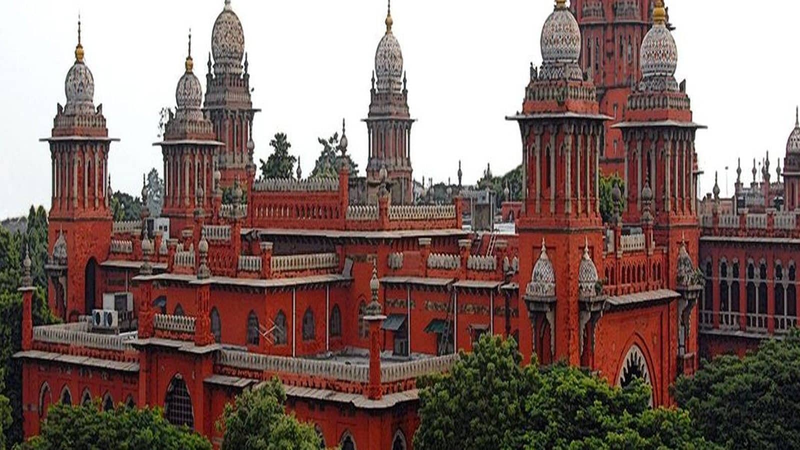 புறம்போக்கு நிலத்தை காலி செய்வதாக உத்தரவாதம் அளித்தால் மாற்று இடம் குறித்து பரிசீலிக்கப்படும் - தமிழக அரசு!