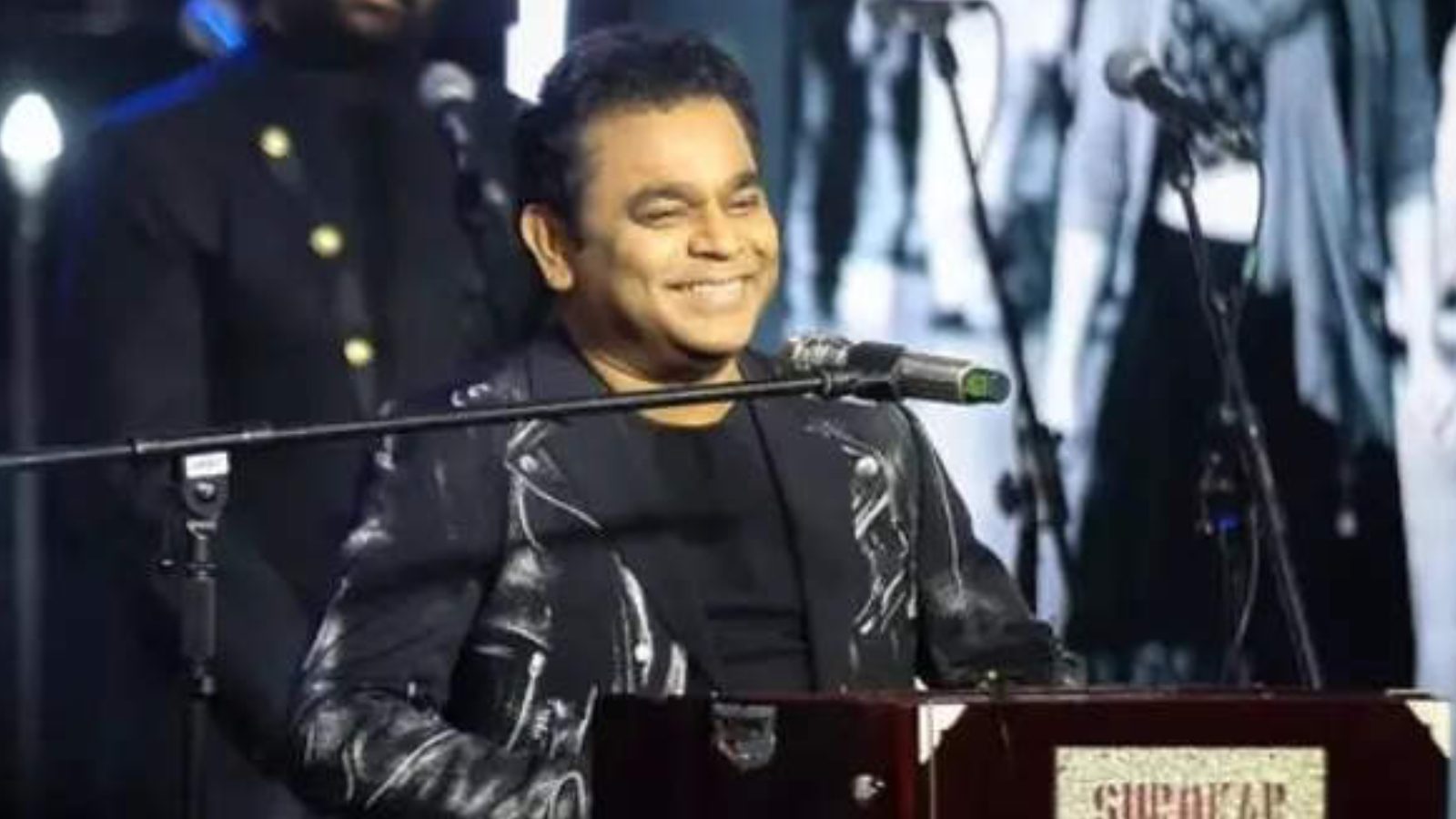 A Film by A.R.RAHMAN டைட்டிலுக்கு ரஹ்மானின் ரியாக்‌ஷன்!