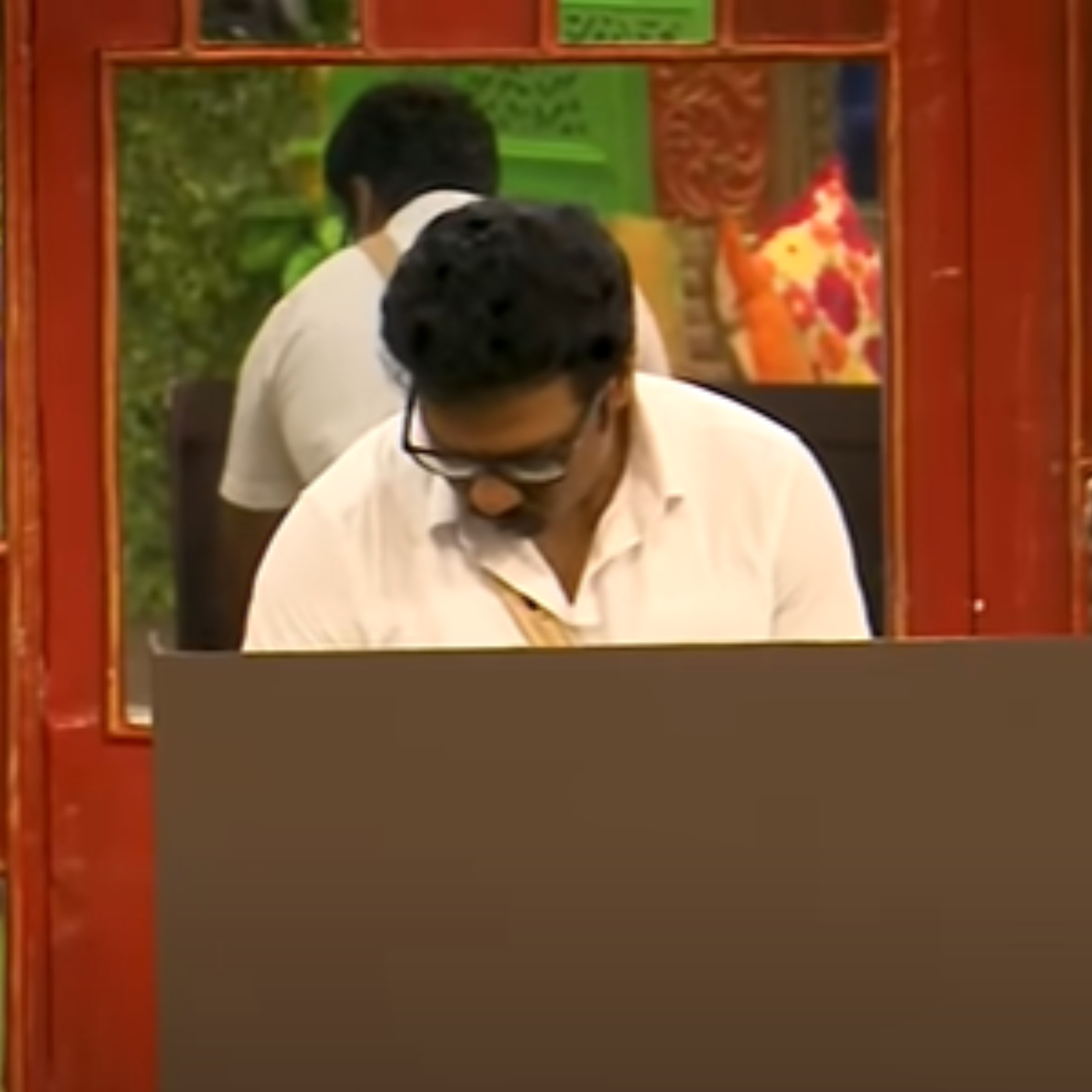 முடிவுக்கு வரும் அரசியல் மாநாடு டாஸ்க்... வெற்றிப்பெற போவது யார்?