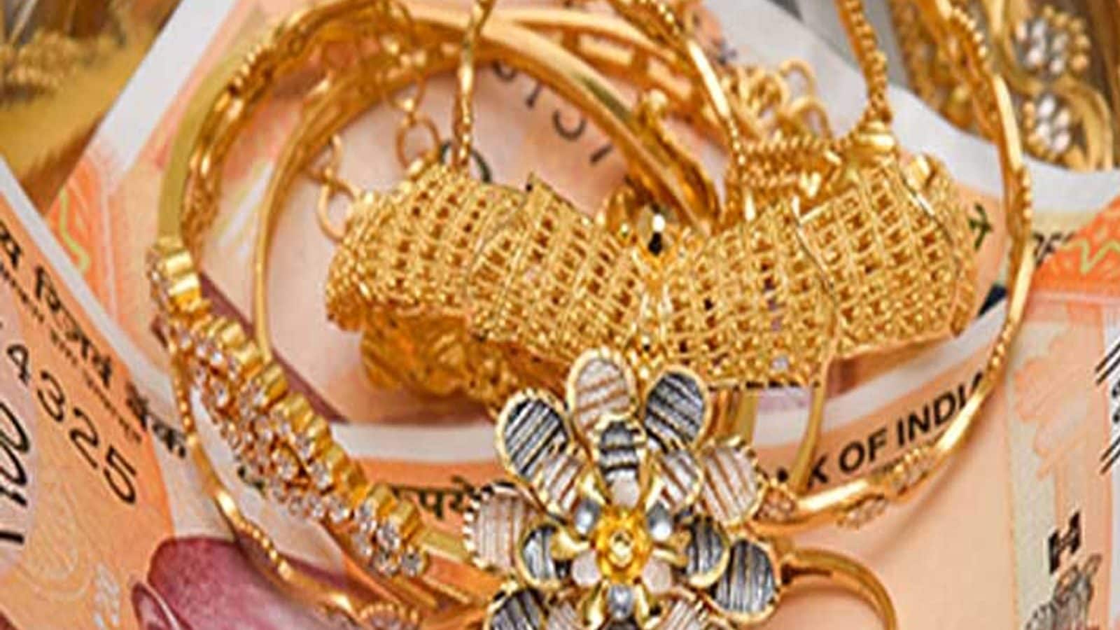 Action loan and jewelry Clearance