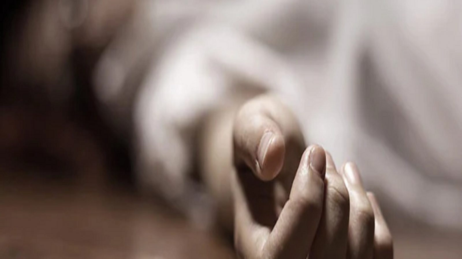 தாயிடம் தகராறு செய்த உறவினரை படுகொலை செய்த 10, 11ம் வகுப்பு சிறுமிகள்