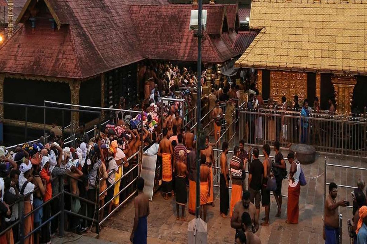 மகரவிளக்கு பூஜையை முன்னிட்டு சபரிமலை ஐயப்பன் கோவில் நடை திறப்பு