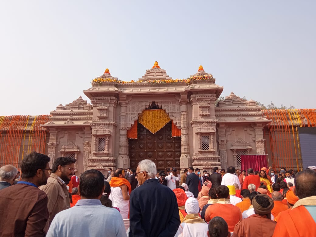  சுற்றுலா பயணிகளை கவரும் விதமாக, ஐந்தரை லட்சம் சதுர அடியில் நடைபெறும் இந்த பணிகளில், 70 சதவிகிதம் பசுமை திட்டமாக செயல்படுத்தப்படுகிறது.