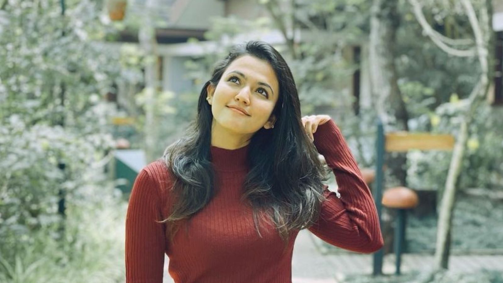 மயிலாஞ்சி.. மயிலாஞ்சி.. பீஸ்ட் பட நடிகை அபர்ணா தாஸ் படங்கள்