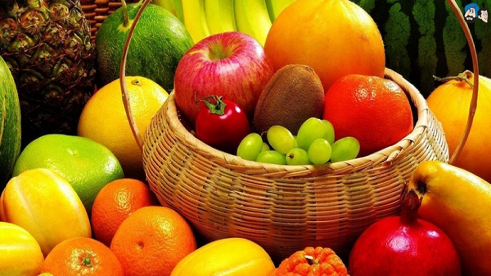 மஞ்சள் நிற பற்களால் அவதிப்படுகிறீர்களா? அவற்றை பிரகாசமாக்கும் பழங்கள் குறித்து தெரிந்துகொள்ளுங்கள்!