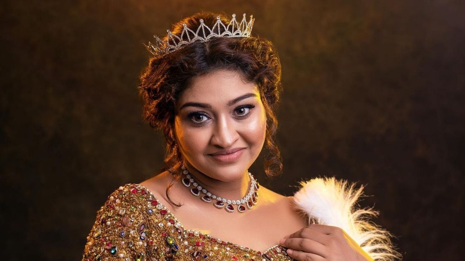 வைரலாகும் நீலிமா ராணி கர்ப்பகால போட்டோ ஷூட்