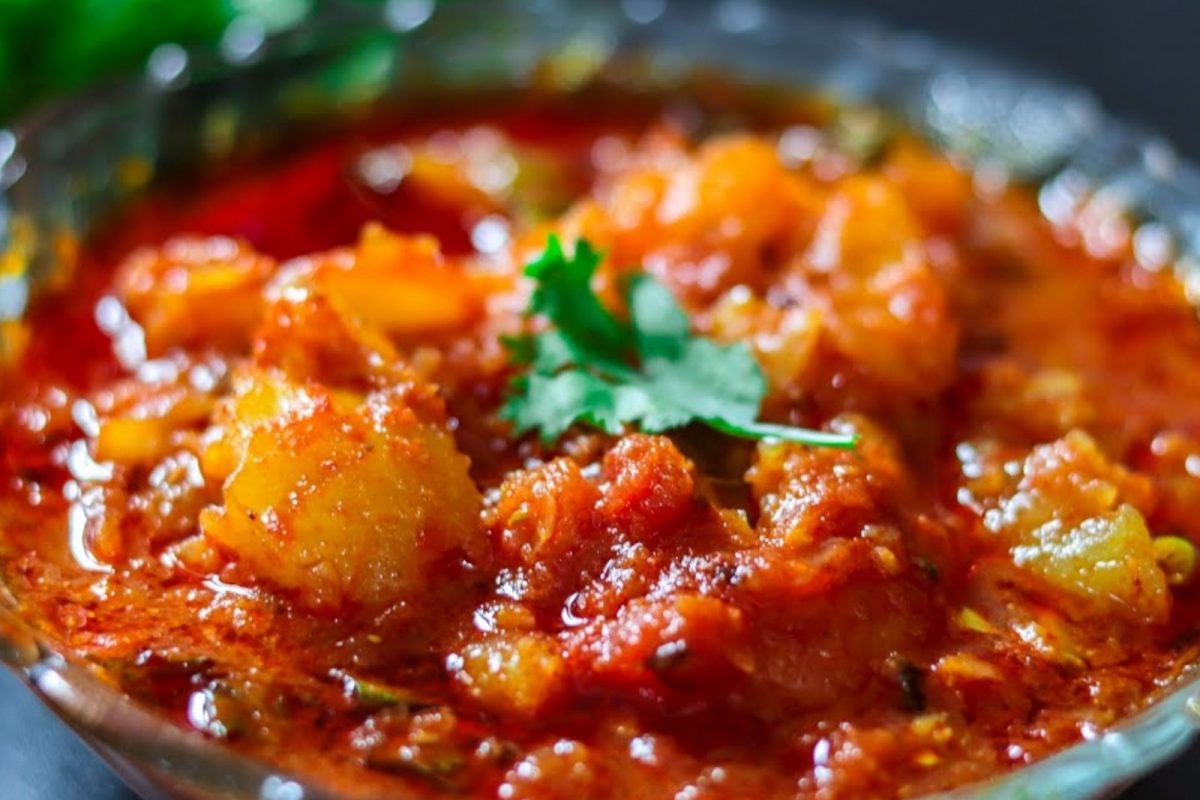சிக்கன் குழம்பு சுவையில் உருளைக்கிழங்கு கிரேவி
