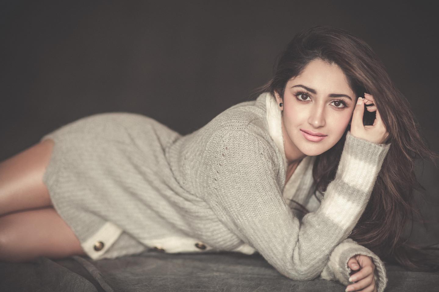  நடிகை சாயிஷா ( Image : Instagram @sayyeshaa)