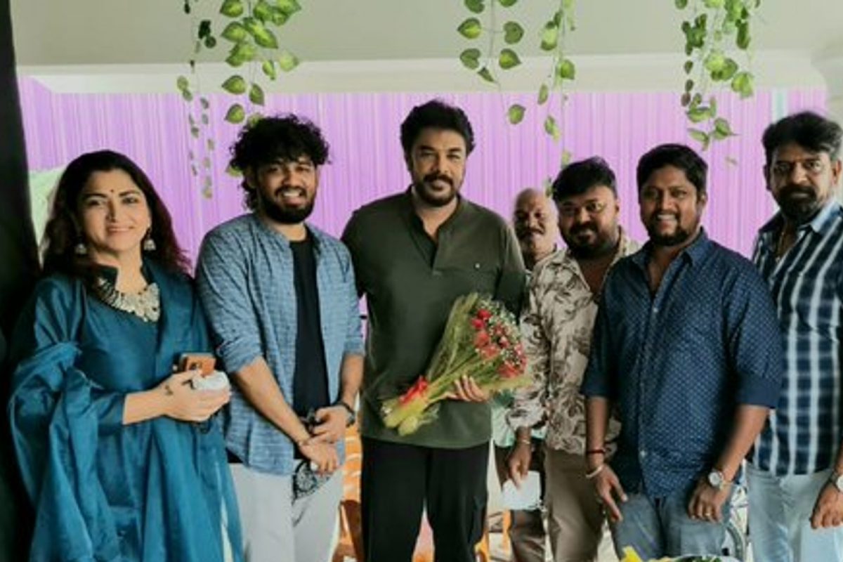 தலைநகரம் 2 படப்பிடிப்புத்தளத்தில் பிறந்தநாள் கொண்டாடிய சுந்தர் சி.!